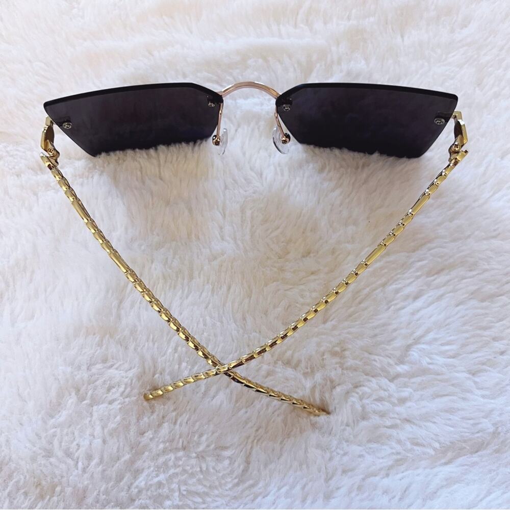 Skyla Black & Gold Chain Link Oversized Sunglasses - Picture 9 of 11